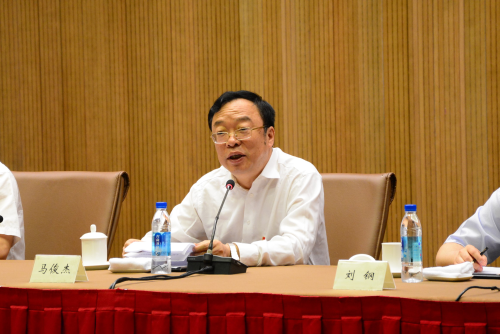 校党委书记马俊杰讲话
