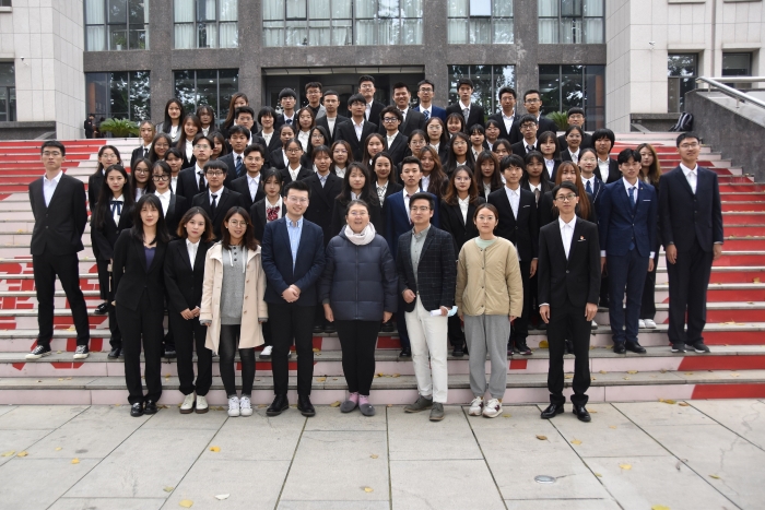 学生会合影