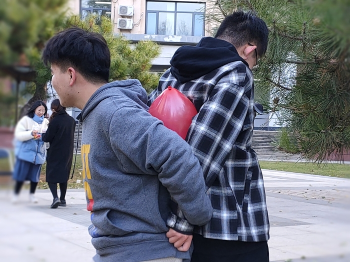 气球炸爆