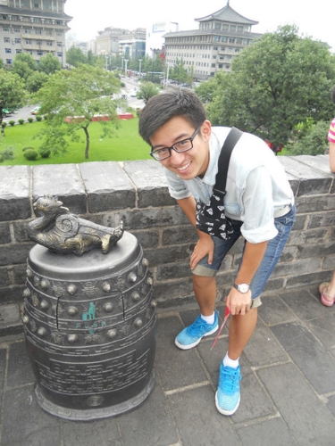 1012111122_温凯_文艺标兵